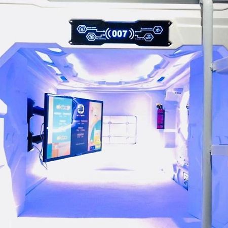 Met A Space Pod At Arab Street Σιγκαπούρη Εξωτερικό φωτογραφία