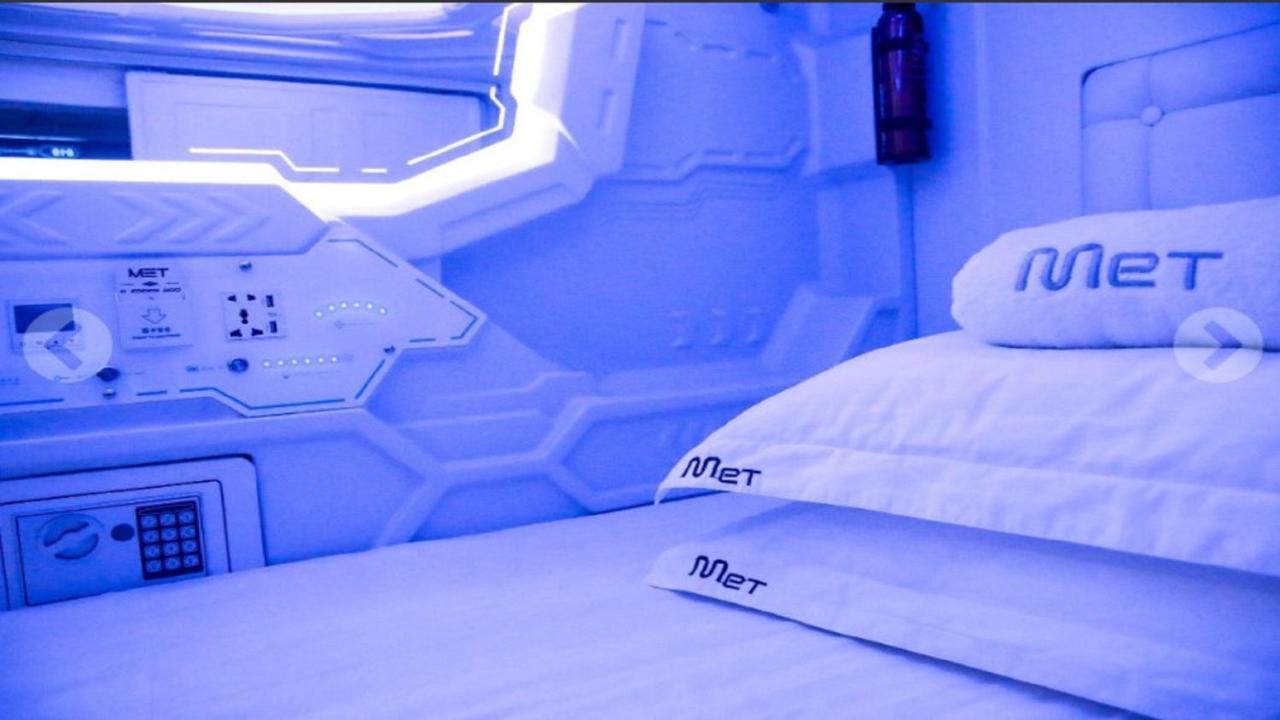 Met A Space Pod At Arab Street Σιγκαπούρη Εξωτερικό φωτογραφία
