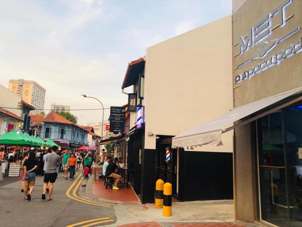 Met A Space Pod At Arab Street Σιγκαπούρη Εξωτερικό φωτογραφία