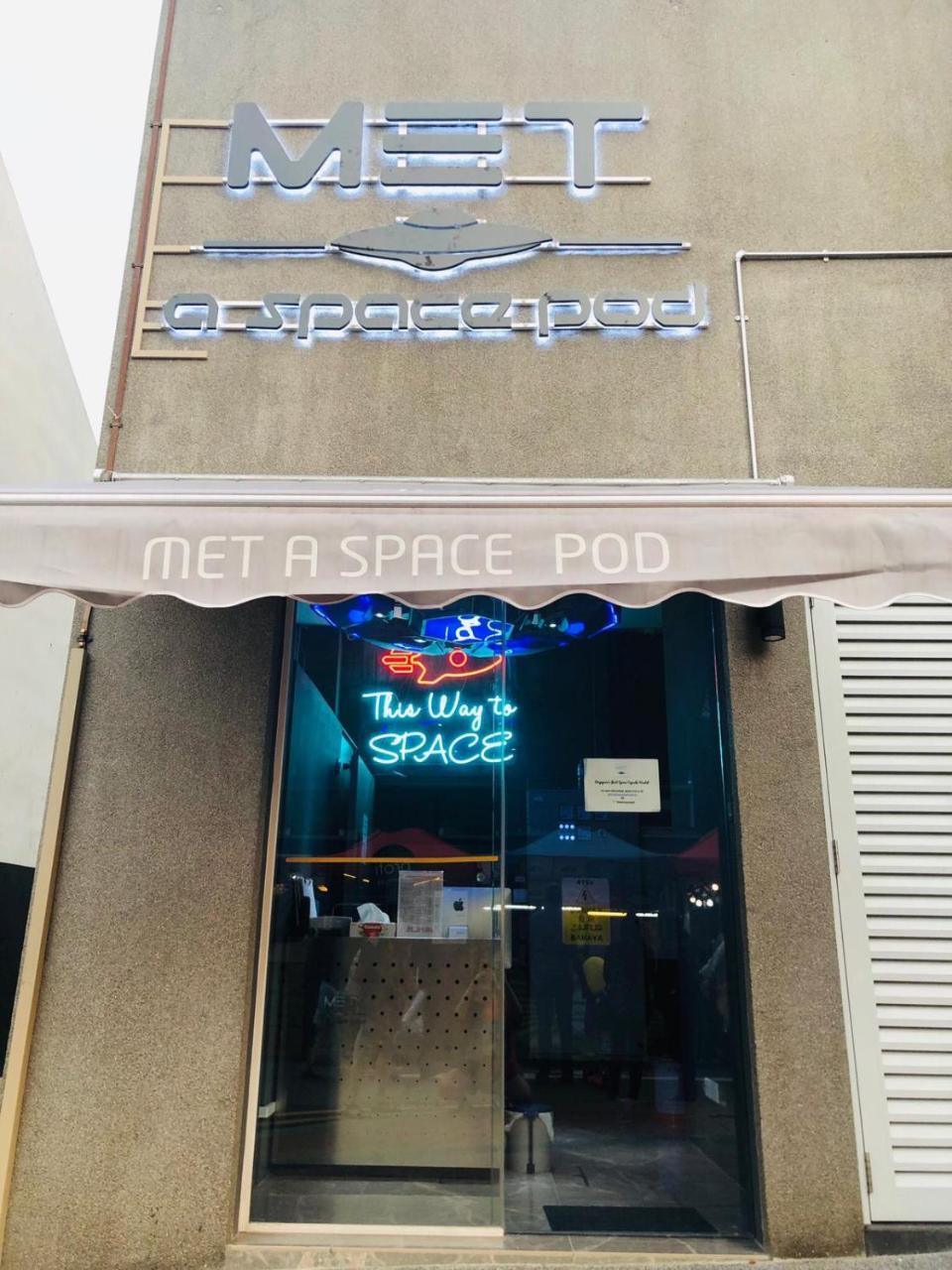 Met A Space Pod At Arab Street Σιγκαπούρη Εξωτερικό φωτογραφία