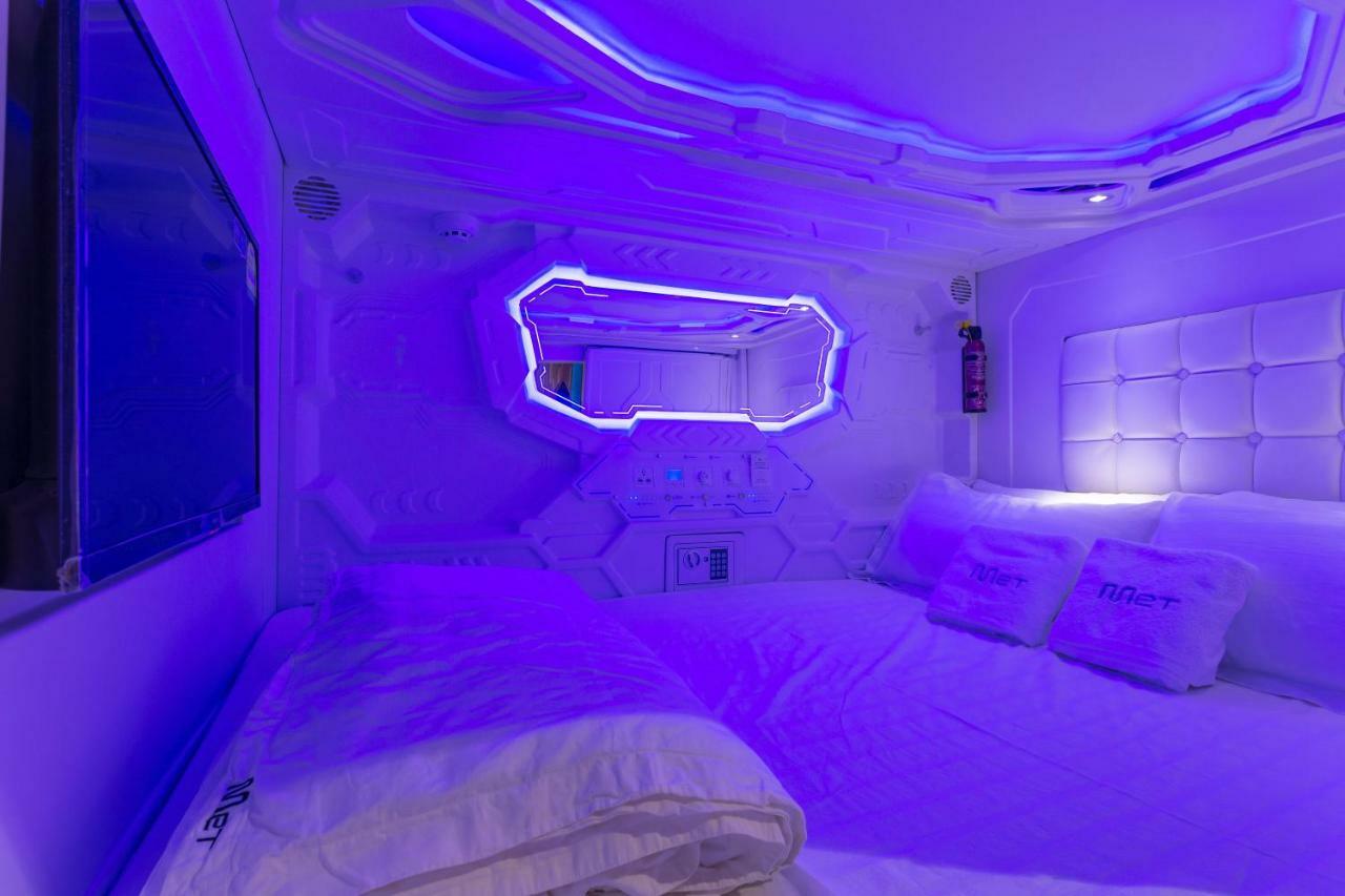 Met A Space Pod At Arab Street Σιγκαπούρη Εξωτερικό φωτογραφία